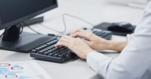仕事中の強迫観念とどう向き合う？職場ストレスを軽減する方法